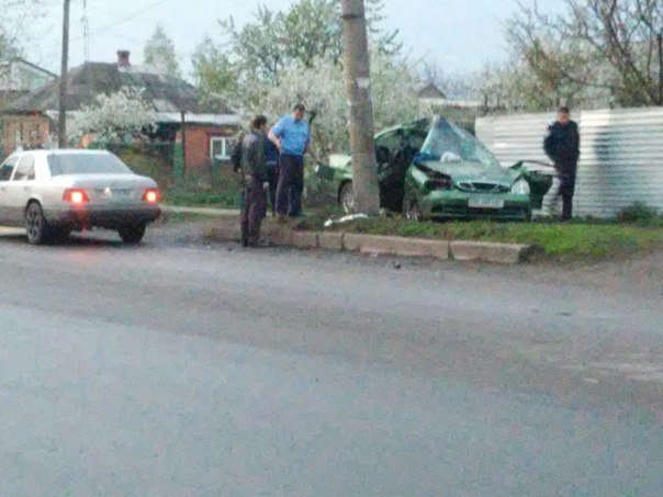 В Первомайске автомобиль Daewoo Nubira влетел в столб (фото) (фото) - фото 1 В Первомайске автомобиль Daewoo Nubira влетел в столб (фото) (фото) - фото 1