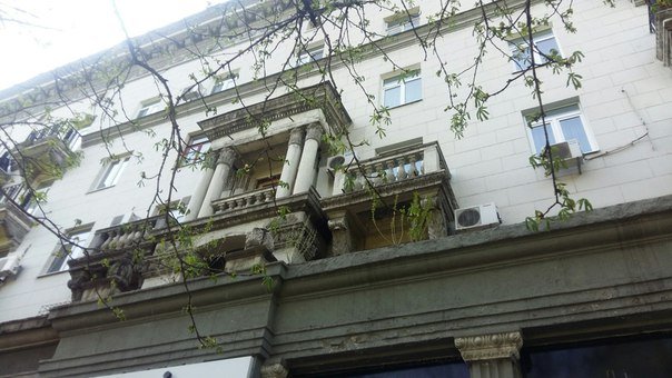 Днепропетровцам на заметку: куда жаловаться, если на вас упал кусок балкона (ФОТО) (фото) - фото 1 Днепропетровцам на заметку: куда жаловаться, если на вас упал кусок балкона (ФОТО) (фото) - фото 1