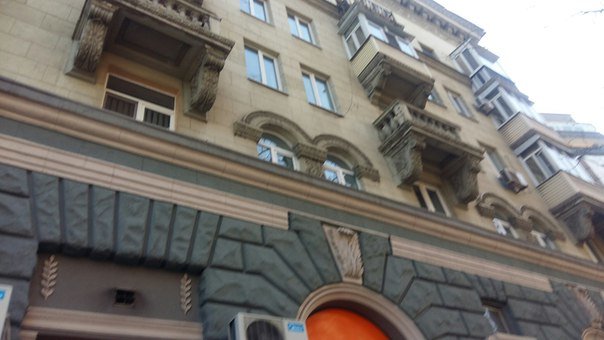 Днепропетровцам на заметку: куда жаловаться, если на вас упал кусок балкона (ФОТО) (фото) - фото 1 Днепропетровцам на заметку: куда жаловаться, если на вас упал кусок балкона (ФОТО) (фото) - фото 1