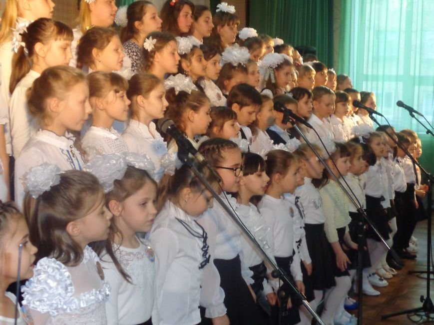 «Здесь улыбка в каждой ноте» - в Красноармейске прошел отчетный концерт юных дарований музыкальной школы имени Н. Д. Леонтовича (фото) - фото 13 «Здесь улыбка в каждой ноте» - в Красноармейске прошел отчетный концерт юных дарований музыкальной школы имени Н. Д. Леонтовича (фото) - фото 13