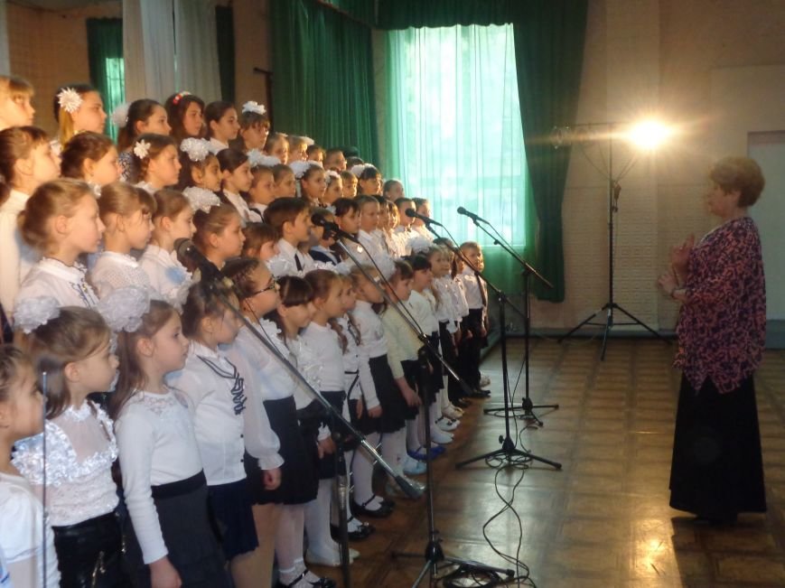 «Здесь улыбка в каждой ноте» - в Красноармейске прошел отчетный концерт юных дарований музыкальной школы имени Н. Д. Леонтовича (фото) - фото 8 «Здесь улыбка в каждой ноте» - в Красноармейске прошел отчетный концерт юных дарований музыкальной школы имени Н. Д. Леонтовича (фото) - фото 8