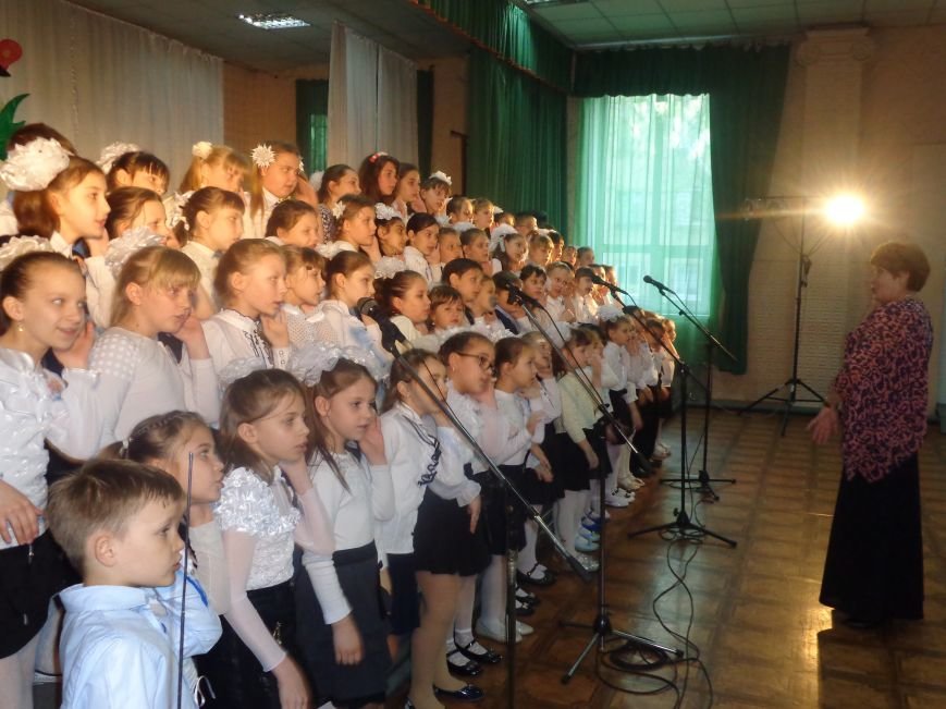 «Здесь улыбка в каждой ноте» - в Красноармейске прошел отчетный концерт юных дарований музыкальной школы имени Н. Д. Леонтовича (фото) - фото 15 «Здесь улыбка в каждой ноте» - в Красноармейске прошел отчетный концерт юных дарований музыкальной школы имени Н. Д. Леонтовича (фото) - фото 15
