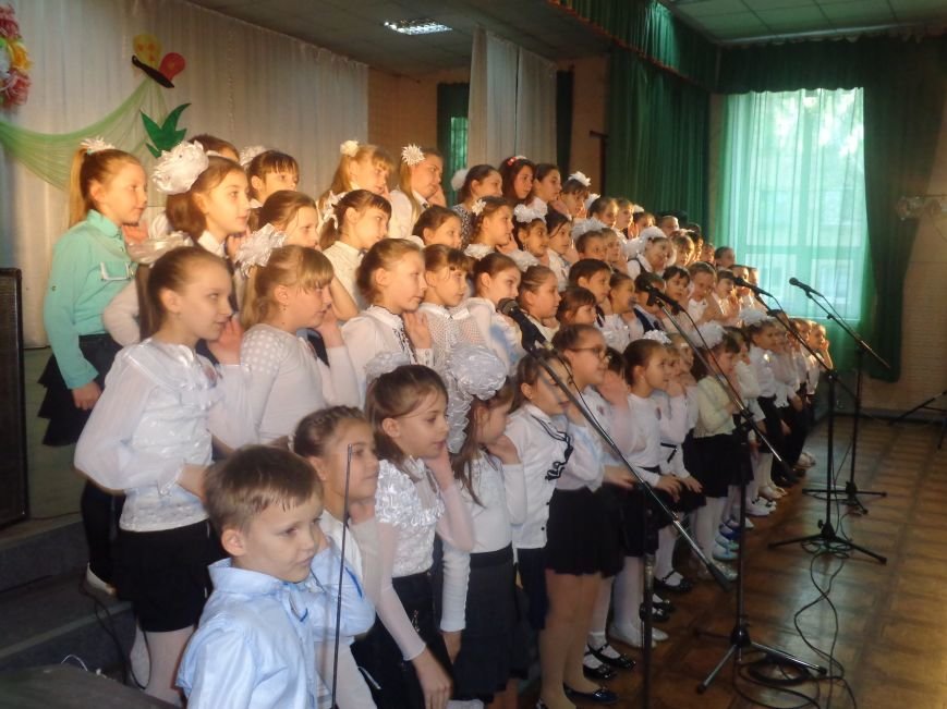 «Здесь улыбка в каждой ноте» - в Красноармейске прошел отчетный концерт юных дарований музыкальной школы имени Н. Д. Леонтовича (фото) - фото 16 «Здесь улыбка в каждой ноте» - в Красноармейске прошел отчетный концерт юных дарований музыкальной школы имени Н. Д. Леонтовича (фото) - фото 16