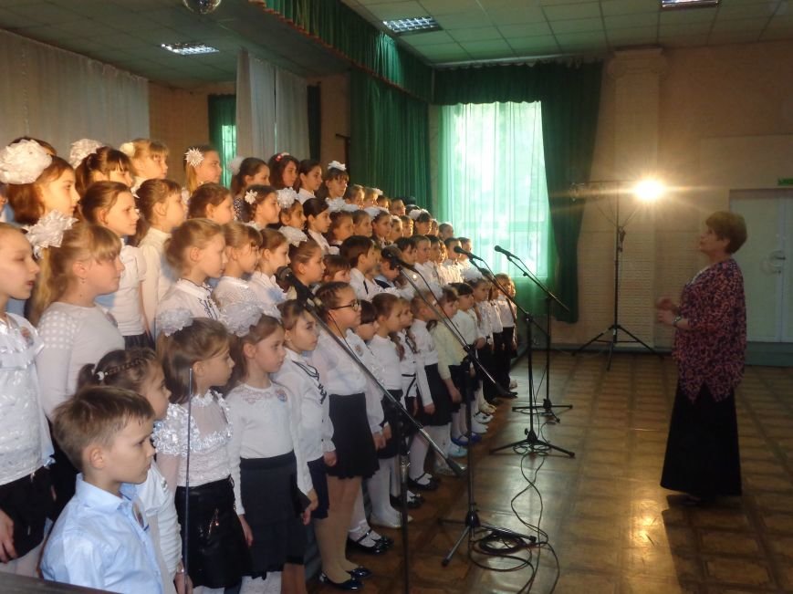 «Здесь улыбка в каждой ноте» - в Красноармейске прошел отчетный концерт юных дарований музыкальной школы имени Н. Д. Леонтовича (фото) - фото 9 «Здесь улыбка в каждой ноте» - в Красноармейске прошел отчетный концерт юных дарований музыкальной школы имени Н. Д. Леонтовича (фото) - фото 9