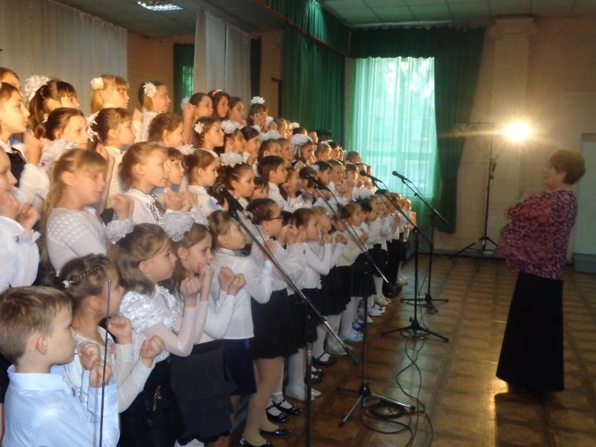 «Здесь улыбка в каждой ноте» - в Красноармейске прошел отчетный концерт юных дарований музыкальной школы имени Н. Д. Леонтовича (фото) - фото 14 «Здесь улыбка в каждой ноте» - в Красноармейске прошел отчетный концерт юных дарований музыкальной школы имени Н. Д. Леонтовича (фото) - фото 14