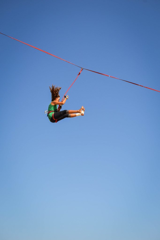 Искусство самоконтроля: Одесситы в парках по канатам прыгают (ФОТО) (фото) - фото 1