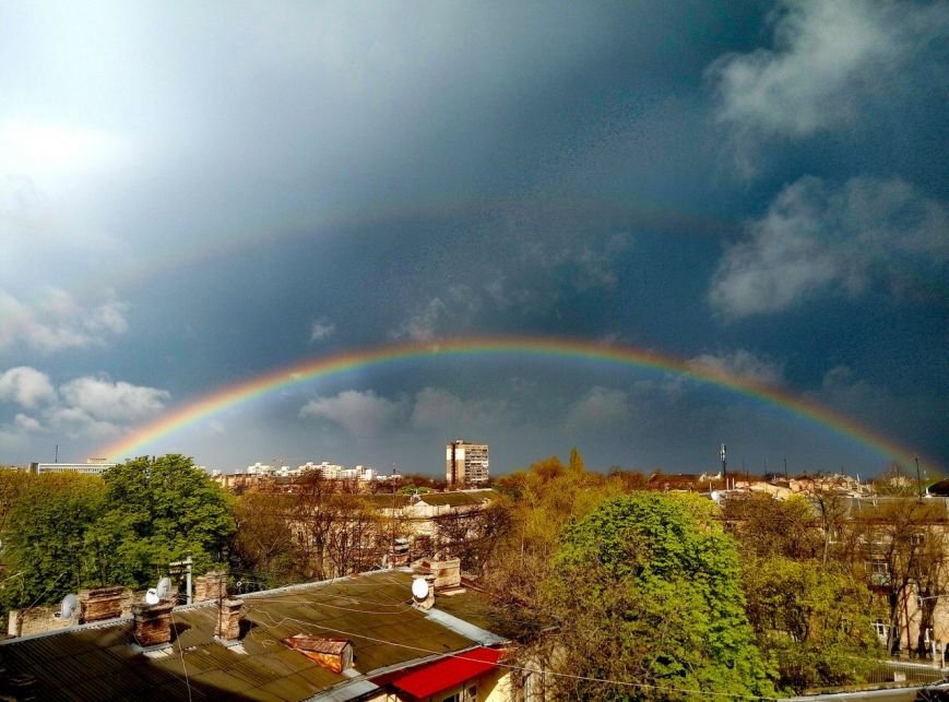 Двойная радуга: Одесситы сегодня делают невероятно красивые фотографии неба (ФОТО) (фото) - фото 1
