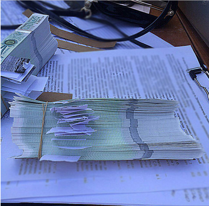 Полиция изъяла на 2,6 миллиона гривен Полиция изъяла на 2,6 миллиона гривен