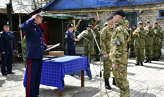 В Мариуполе бойцы из Ивано-Франковска за месяц задержали 172 нарушителя (фото) - фото 1 В Мариуполе бойцы из Ивано-Франковска за месяц задержали 172 нарушителя (фото) - фото 1