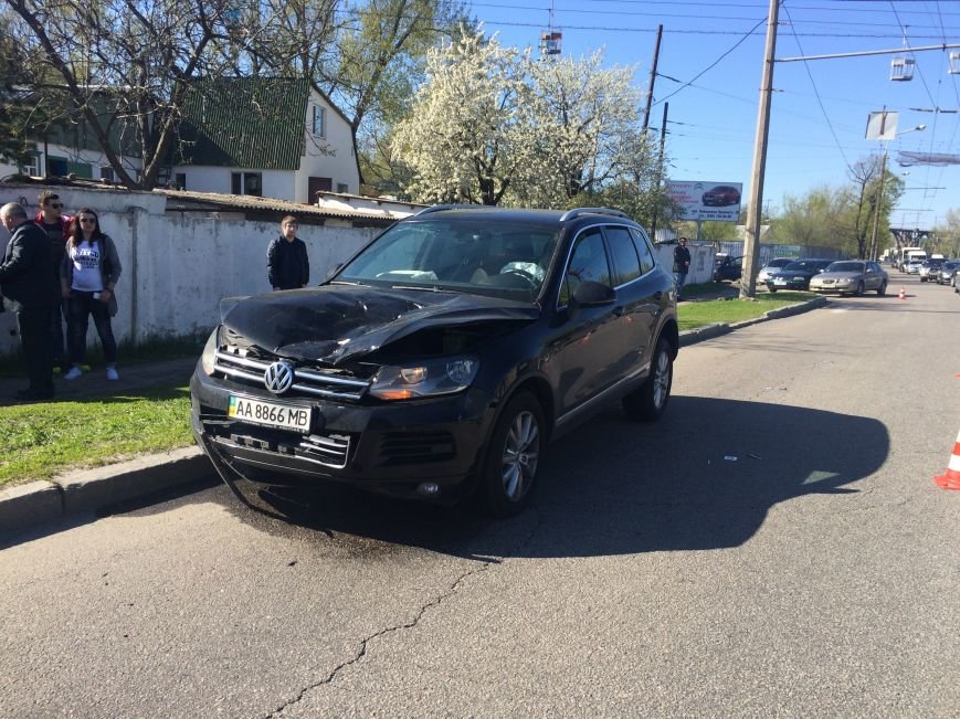ДТП на Набережной: VOLKSWAGEN Touareg насмерть сбил мужчину (ФОТО) (фото) - фото 2 ДТП на Набережной: VOLKSWAGEN Touareg насмерть сбил мужчину (ФОТО) (фото) - фото 2