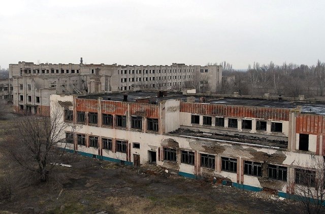 Зона отчуждения: Мертвый военный городок и кладбище самолетов под Днепропетровском (ФОТО) (фото) - фото 12 Зона отчуждения: Мертвый военный городок и кладбище самолетов под Днепропетровском (ФОТО) (фото) - фото 12