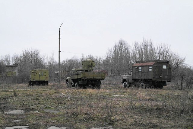 Зона отчуждения: Мертвый военный городок и кладбище самолетов под Днепропетровском (ФОТО) (фото) - фото 34 Зона отчуждения: Мертвый военный городок и кладбище самолетов под Днепропетровском (ФОТО) (фото) - фото 34