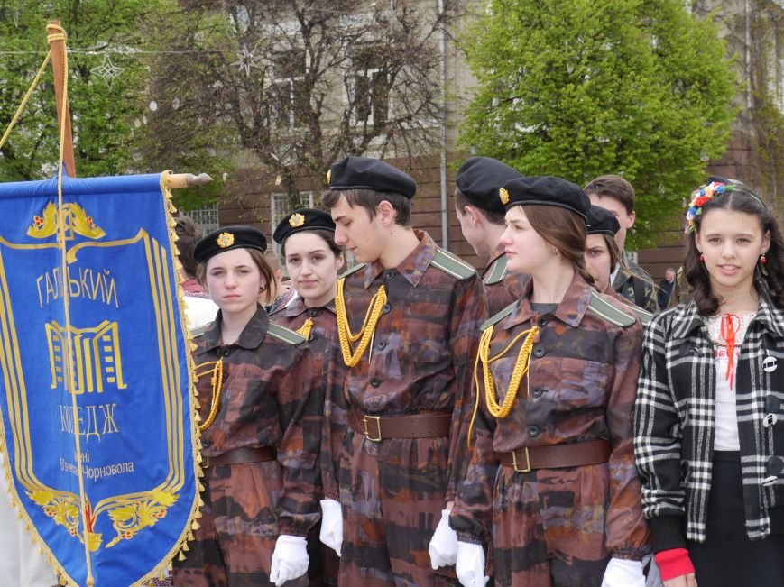 У центрі Тернополя пройшло масштабне патріотичне дійство (Фото) (фото) - фото 3 У центрі Тернополя пройшло масштабне патріотичне дійство (Фото) (фото) - фото 3