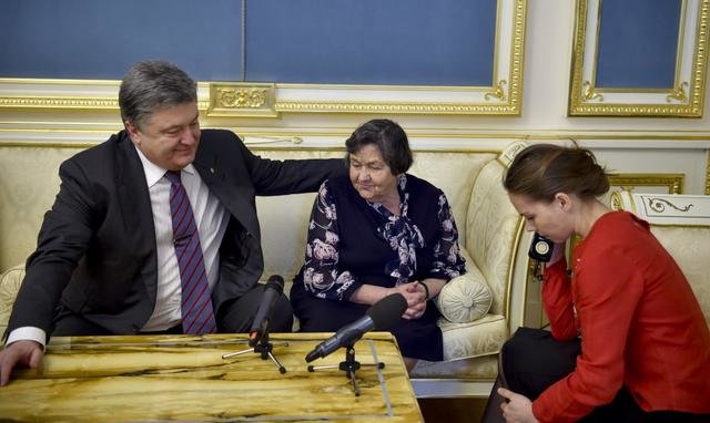 Надежда Савченко согласилась прекратить голодовку (ФОТО, ВИДЕО) (фото) - фото 1 Надежда Савченко согласилась прекратить голодовку (ФОТО, ВИДЕО) (фото) - фото 1