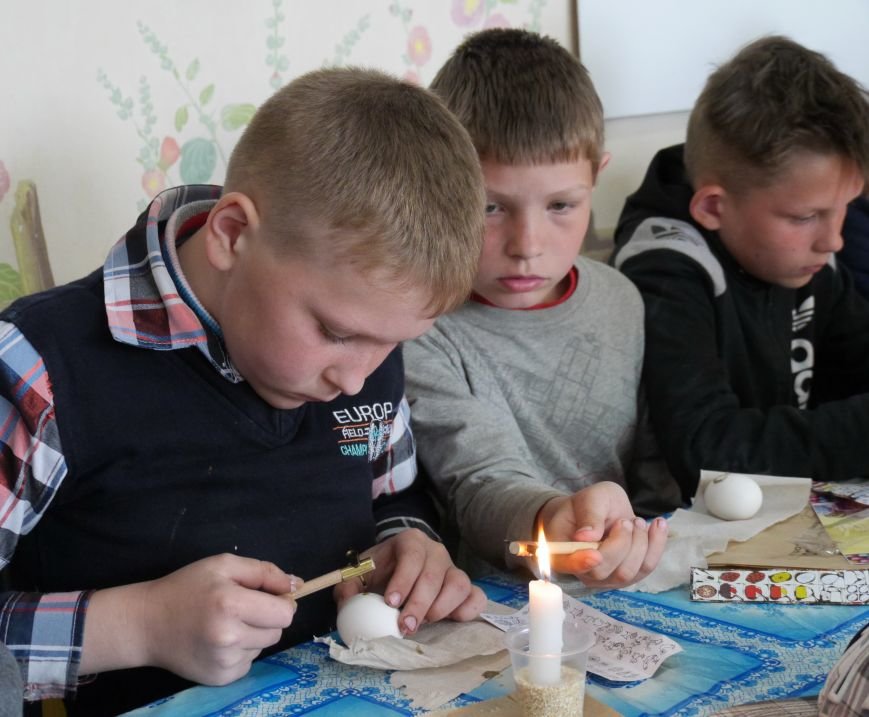 “МРІЯ Агрохолдинг” організовує для дітей майстер-класи із писанкарства (Фото) (фото) - фото 4 “МРІЯ Агрохолдинг” організовує для дітей майстер-класи із писанкарства (Фото) (фото) - фото 4