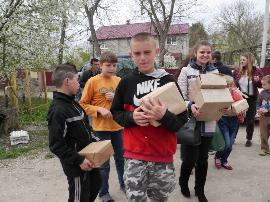 “МРІЯ Агрохолдинг” організовує для дітей майстер-класи із писанкарства (Фото) (фото) - фото 3 “МРІЯ Агрохолдинг” організовує для дітей майстер-класи із писанкарства (Фото) (фото) - фото 3