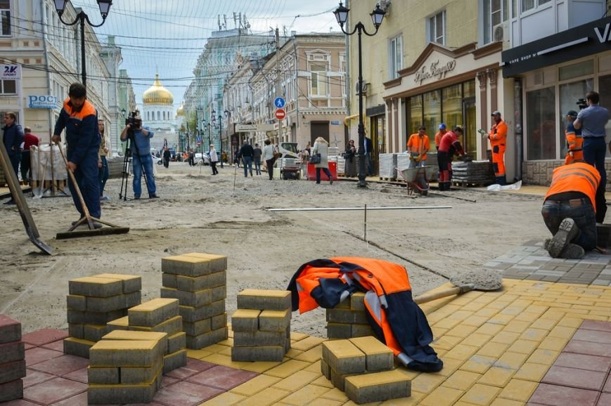На обновленном Соборном в Ростове могут появиться летние кафе (фото) - фото 2 На обновленном Соборном в Ростове могут появиться летние кафе (фото) - фото 2