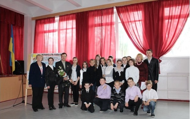 У дн__продзержинськ__й школ__ вшанували подвиг чорнобильц__в2 У дн__продзержинськ__й школ__ вшанували подвиг чорнобильц__в2