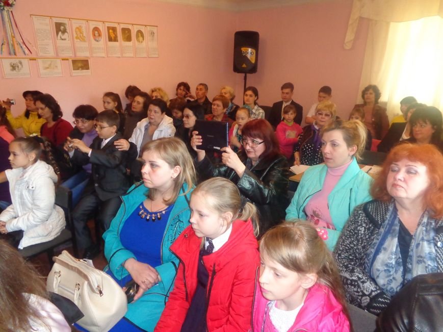 В Красноармейске зацвела «Прокофьевская акация» (фото) - фото 2 В Красноармейске зацвела «Прокофьевская акация» (фото) - фото 2