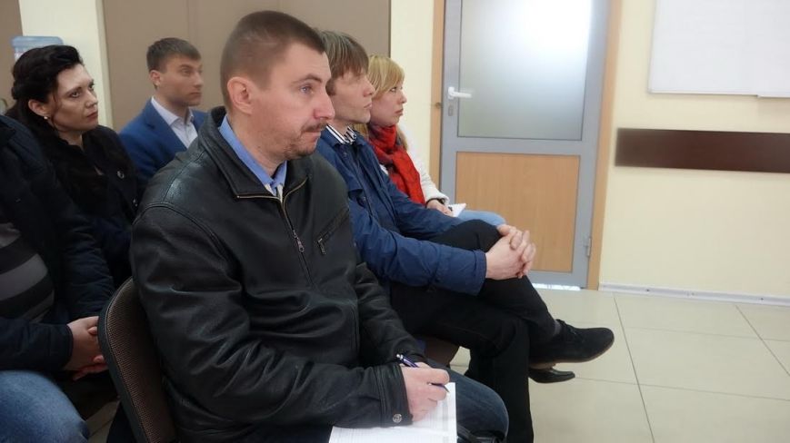 Мариупольских предпринимателей переводили в электронную систему закупок (фото) - фото 1 Мариупольских предпринимателей переводили в электронную систему закупок (фото) - фото 1