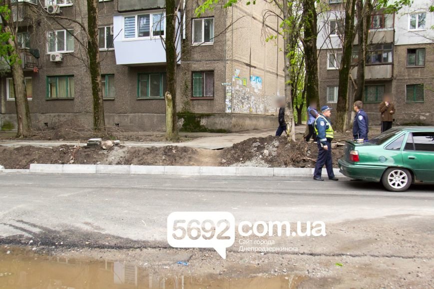 В ДТП на улице Николенко в Днепродзержинске пострадал ребенок (фото) - фото 2 В ДТП на улице Николенко в Днепродзержинске пострадал ребенок (фото) - фото 2