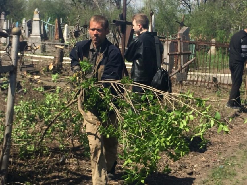 Студенты ПГТУ не знали, могилы кого они убирали на Централь..., фото-8 Студенты ПГТУ не знали, могилы кого они убирали на Центральном закрытом кладбище (ФОТО, ВИДЕО), фото-8