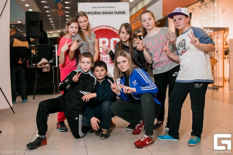 «Інопланетянськими» брейк-данс та хіп-хоп - полтавська академія танців ділиться досягненнями за перші півроку (фото) - фото 1 «Інопланетянськими» брейк-данс та хіп-хоп - полтавська академія танців ділиться досягненнями за перші півроку (фото) - фото 1