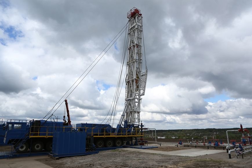 Самая глубокая скважина №17 Семиренковского месторождения Нефтегаздобычи. Проведение капремонта Самая глубокая скважина №17 Семиренковского месторождения Нефтегаздобычи. Проведение капремонта