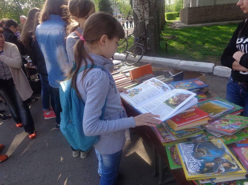 Студенты Красноармейска (Покровска) провели масштабную благотворительную акцию во имя спасения детской жизни (фото) - фото 4 Студенты Красноармейска (Покровска) провели масштабную благотворительную акцию во имя спасения детской жизни (фото) - фото 4