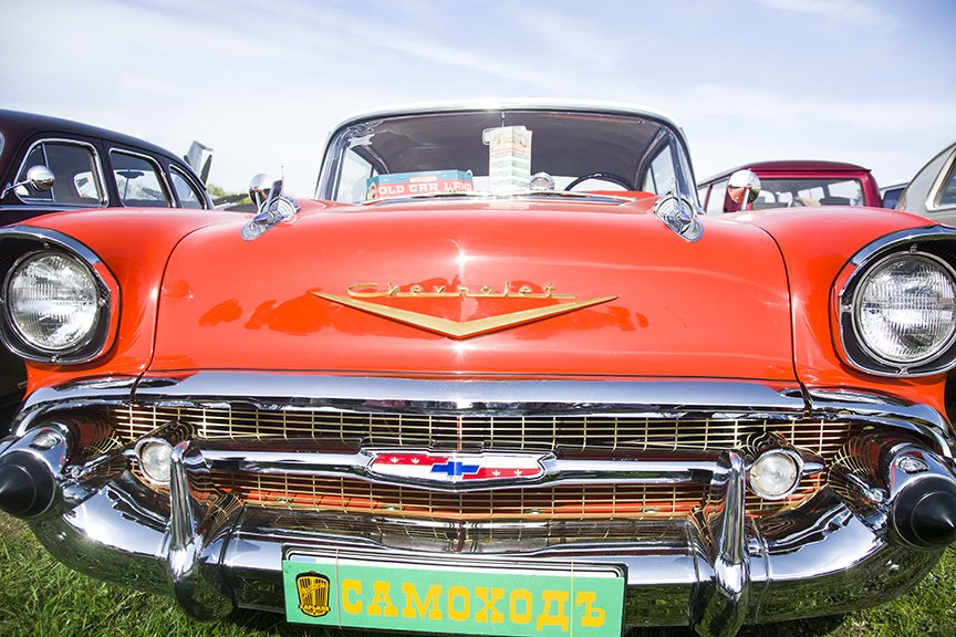 В Киеве состоялся фестиваль ретро-автомобилей “OldCarLand” (фото) - фото 1 В Киеве состоялся фестиваль ретро-автомобилей “OldCarLand” (фото) - фото 1