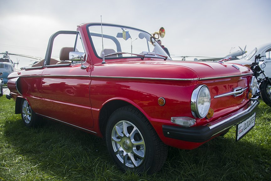 В Киеве состоялся фестиваль ретро-автомобилей “OldCarLand” (фото) - фото 1 В Киеве состоялся фестиваль ретро-автомобилей “OldCarLand” (фото) - фото 1