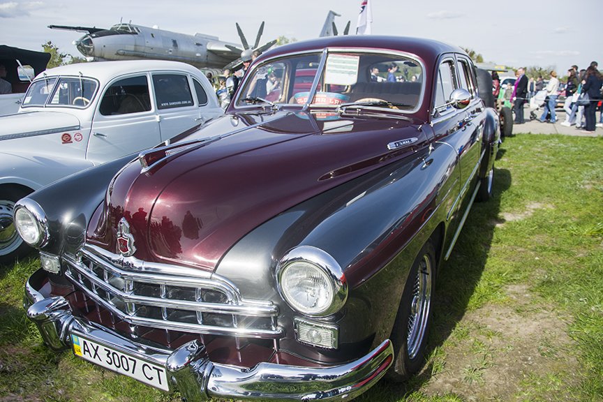 В Киеве состоялся фестиваль ретро-автомобилей “OldCarLand” (фото) - фото 1 В Киеве состоялся фестиваль ретро-автомобилей “OldCarLand” (фото) - фото 1