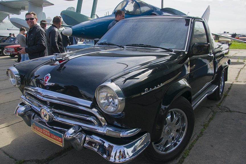 В Киеве состоялся фестиваль ретро-автомобилей “OldCarLand” (фото) - фото 1 В Киеве состоялся фестиваль ретро-автомобилей “OldCarLand” (фото) - фото 1