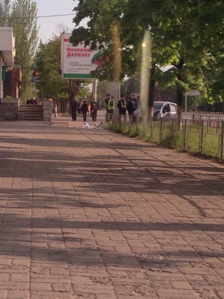ДТП на Победе: водитель легкового авто въехал в столб (ФОТО) (фото) - фото 1 ДТП на Победе: водитель легкового авто въехал в столб (ФОТО) (фото) - фото 1