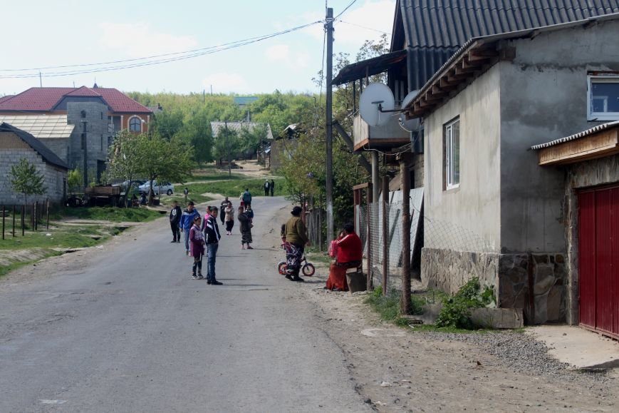 Один день з життя циганського табору на Ужгородщині: фотор..., фото-14 Один день з життя циганського табору на Ужгородщині: фоторепортаж, фото-14