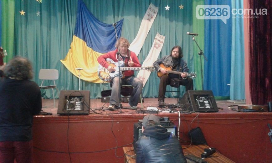Как творческий десант Поезда единения «Труханівська Січ» караваем встречали (ФОТО) (фото) - фото 1 Как творческий десант Поезда единения «Труханівська Січ» караваем встречали (ФОТО) (фото) - фото 1