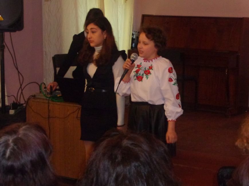 «…Там згоріли гнізда і гніздечка…» - в музыкальной школе имени Н. Д. Леонтовича в Красноармейске (Покровске) почтили память жертв и ликвидаторов Чернобыльской аварии (фото) - фото 5 «…Там згоріли гнізда і гніздечка…» - в музыкальной школе имени Н. Д. Леонтовича в Красноармейске (Покровске) почтили память жертв и ликвидаторов Чернобыльской аварии (фото) - фото 5
