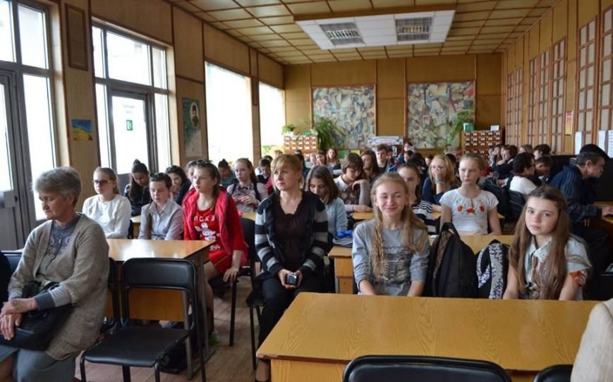 школярі на зустрічі з волонтерами школярі на зустрічі з волонтерами