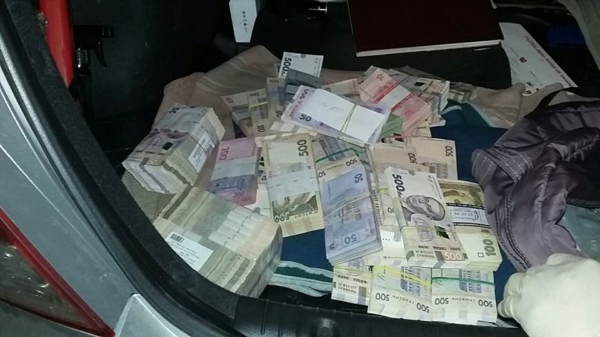 В Кременчуге «прикрыли» конвретационный центр с ежемесячным 50-милионным денежным оборотом (фото) - фото 2 В Кременчуге «прикрыли» конвретационный центр с ежемесячным 50-милионным денежным оборотом (фото) - фото 2