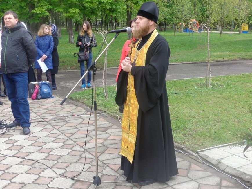 В Красноармейске (Покровске) торжественно почтили светлую память жертв и героический подвиг ликвидаторов аварии на Чернобыльской АЭС (фото) - фото 7 В Красноармейске (Покровске) торжественно почтили светлую память жертв и героический подвиг ликвидаторов аварии на Чернобыльской АЭС (фото) - фото 7
