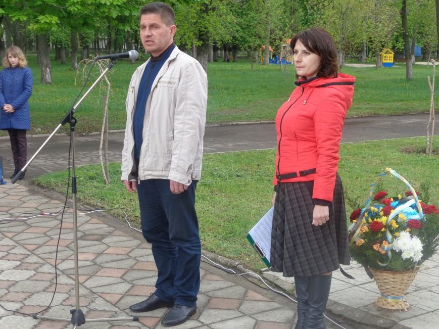 В Красноармейске (Покровске) торжественно почтили светлую память жертв и героический подвиг ликвидаторов аварии на Чернобыльской АЭС (фото) - фото 8 В Красноармейске (Покровске) торжественно почтили светлую память жертв и героический подвиг ликвидаторов аварии на Чернобыльской АЭС (фото) - фото 8