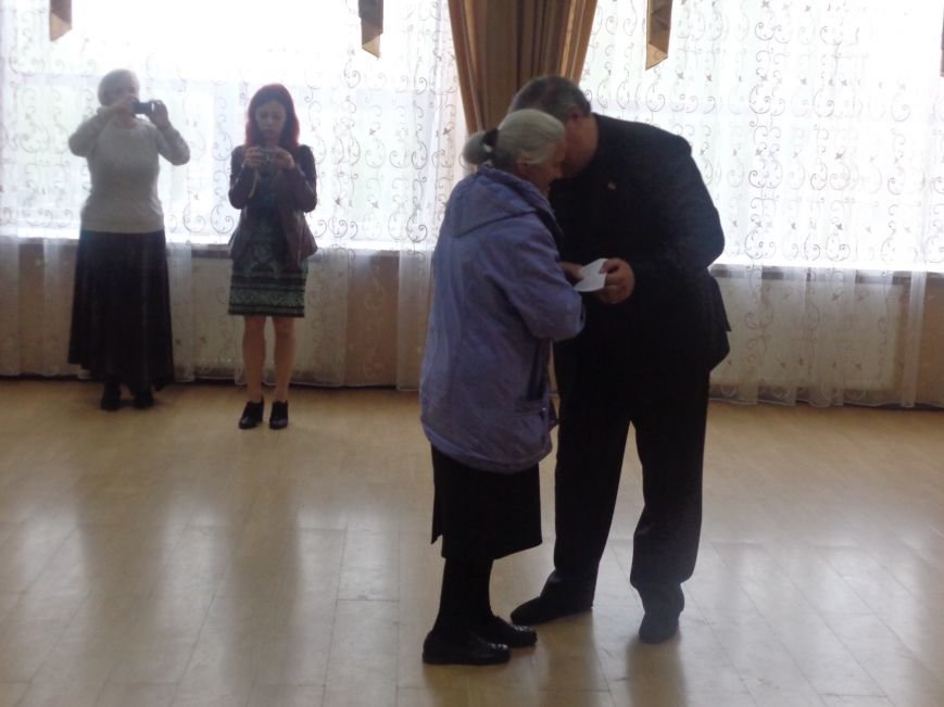 В Красноармейске (Покровске) торжественно почтили светлую память жертв и героический подвиг ликвидаторов аварии на Чернобыльской АЭС (фото) - фото 27 В Красноармейске (Покровске) торжественно почтили светлую память жертв и героический подвиг ликвидаторов аварии на Чернобыльской АЭС (фото) - фото 27