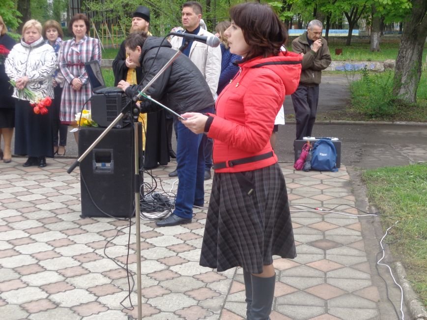 В Красноармейске (Покровске) торжественно почтили светлую память жертв и героический подвиг ликвидаторов аварии на Чернобыльской АЭС (фото) - фото 1 В Красноармейске (Покровске) торжественно почтили светлую память жертв и героический подвиг ликвидаторов аварии на Чернобыльской АЭС (фото) - фото 1