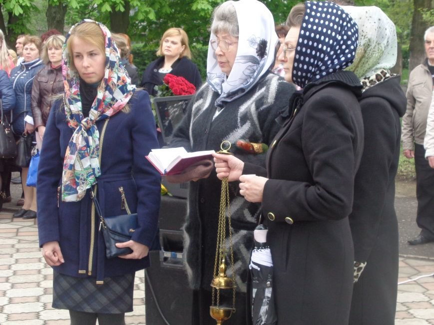 В Красноармейске (Покровске) торжественно почтили светлую память жертв и героический подвиг ликвидаторов аварии на Чернобыльской АЭС (фото) - фото 5 В Красноармейске (Покровске) торжественно почтили светлую память жертв и героический подвиг ликвидаторов аварии на Чернобыльской АЭС (фото) - фото 5