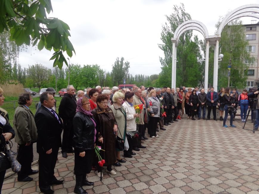 В Красноармейске (Покровске) торжественно почтили светлую память жертв и героический подвиг ликвидаторов аварии на Чернобыльской АЭС (фото) - фото 2 В Красноармейске (Покровске) торжественно почтили светлую память жертв и героический подвиг ликвидаторов аварии на Чернобыльской АЭС (фото) - фото 2