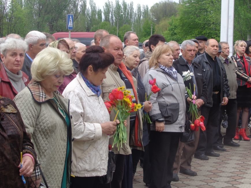 В Красноармейске (Покровске) торжественно почтили светлую память жертв и героический подвиг ликвидаторов аварии на Чернобыльской АЭС (фото) - фото 3 В Красноармейске (Покровске) торжественно почтили светлую память жертв и героический подвиг ликвидаторов аварии на Чернобыльской АЭС (фото) - фото 3