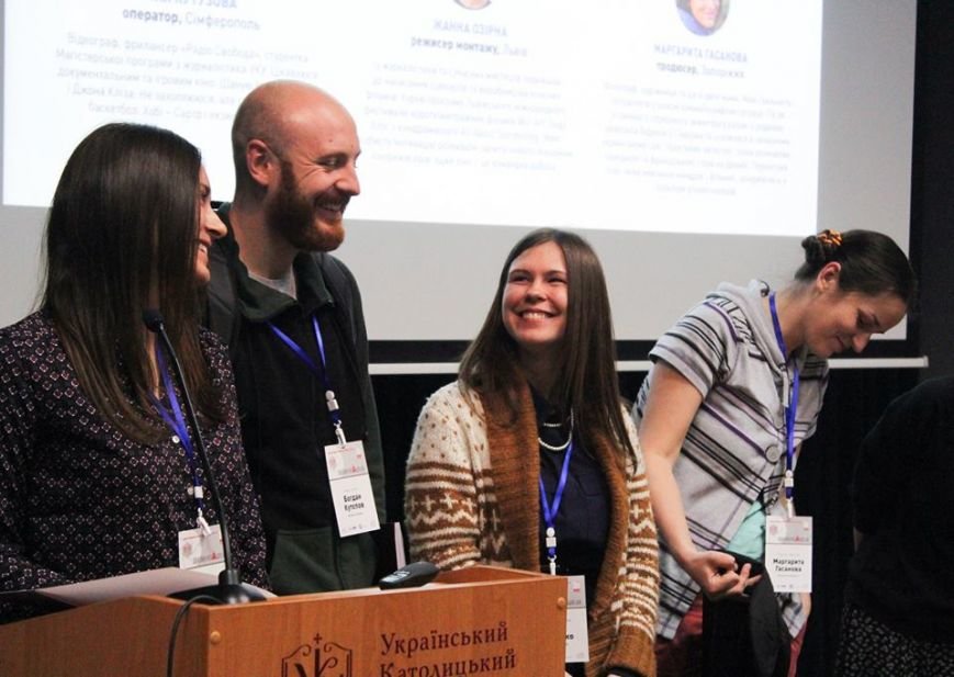 Під час презентації команди, Анна Ютченко у біло-коричневій кофті (фото Петра Ткачишина) Під час презентації команди, Анна Ютченко у біло-коричневій кофті (фото Петра Ткачишина)