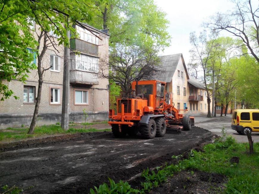 Криворожане радуются ремонту дорог и мечтают о новых технологиях (ФОТО) (фото) - фото 1 Криворожане радуются ремонту дорог и мечтают о новых технологиях (ФОТО) (фото) - фото 1