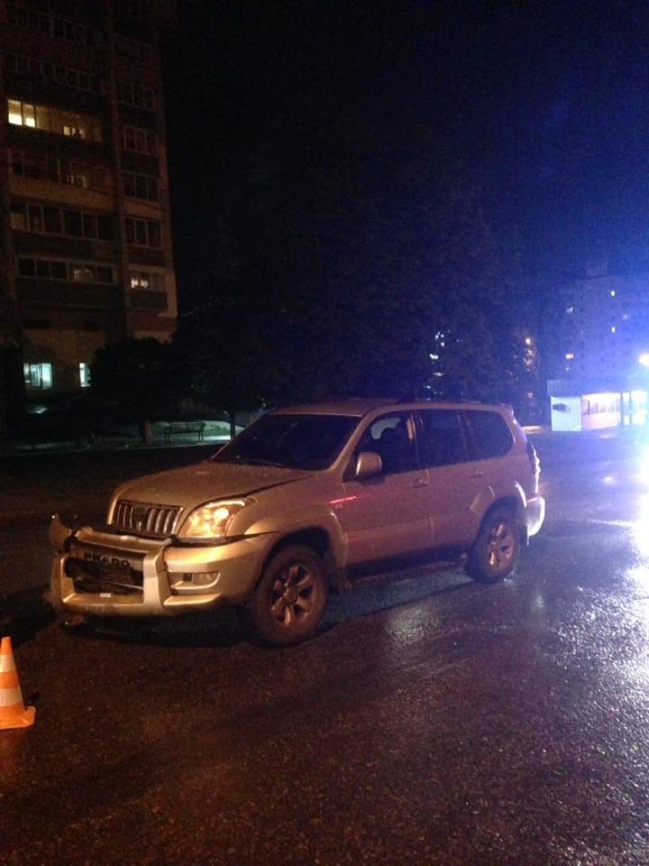 В Харькове внедорожник врезался в 