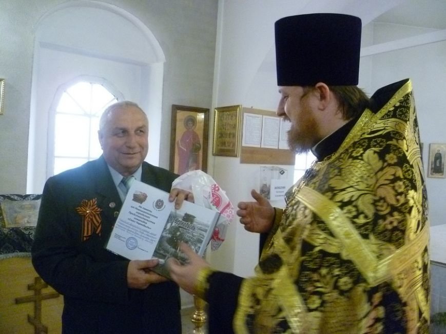 В храме Новошахтинска почтили память жертв ликвидации аварии на Чернобыльской АЭС (фото) - фото 1 В храме Новошахтинска почтили память жертв ликвидации аварии на Чернобыльской АЭС (фото) - фото 1